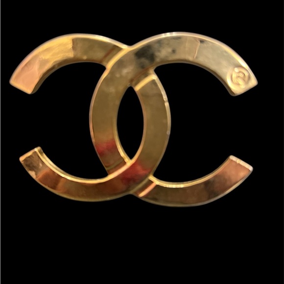 Chanel Logo from 1999. large size taken from my old bag. Gold plated on the CC - Picture 2 of 11